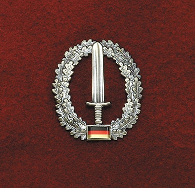 Bundesmarine Rollmütze/ Strickmütze mit Mützenabzeichen Marine Eichenlaub 